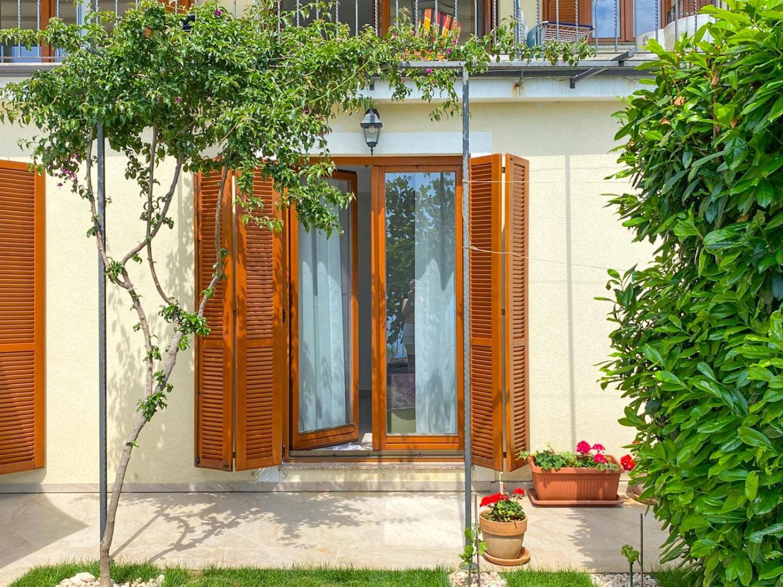 Apartment Peharovo 로브란 외부 사진