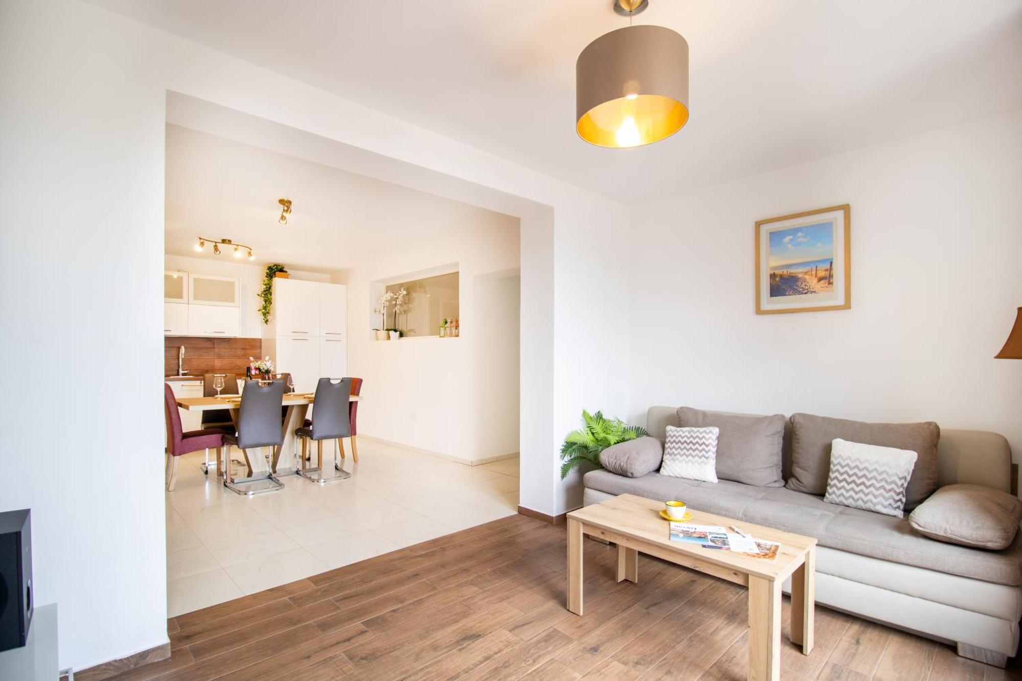 Apartment Peharovo 로브란 외부 사진